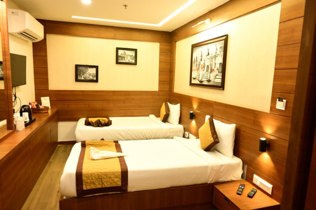 Hotel Silkhouse Premier Danapur Екстериор снимка