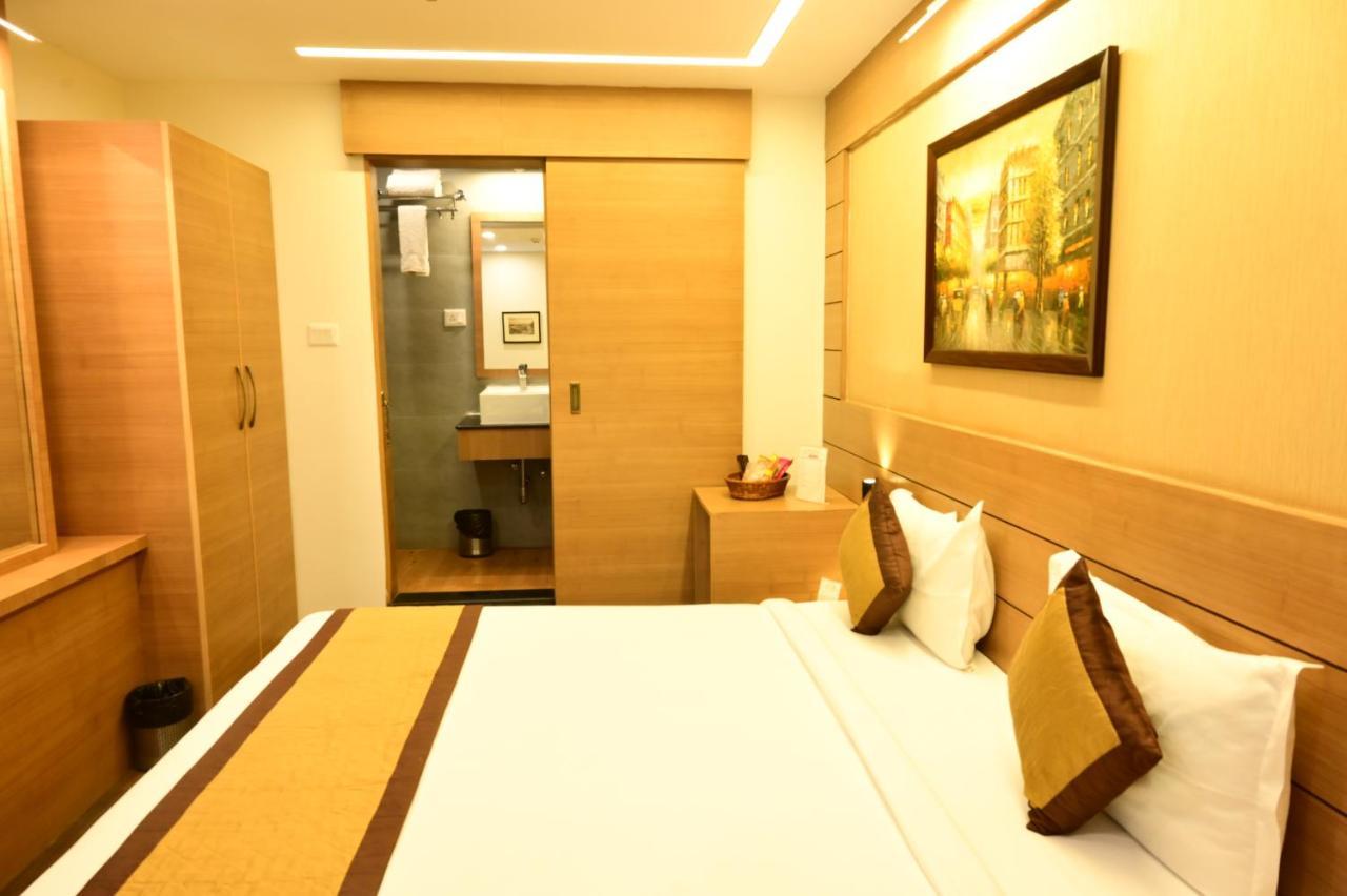Hotel Silkhouse Premier Danapur Екстериор снимка