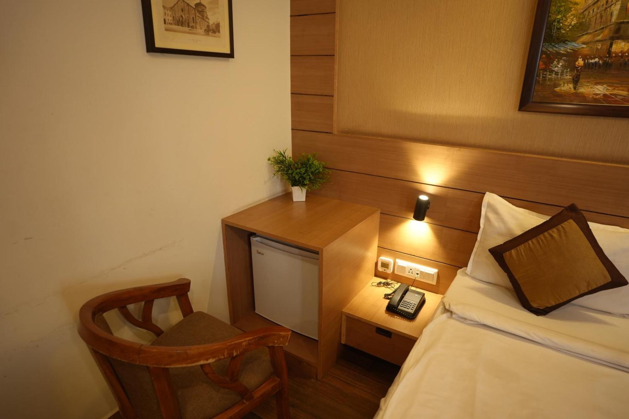 Hotel Silkhouse Premier Danapur Екстериор снимка