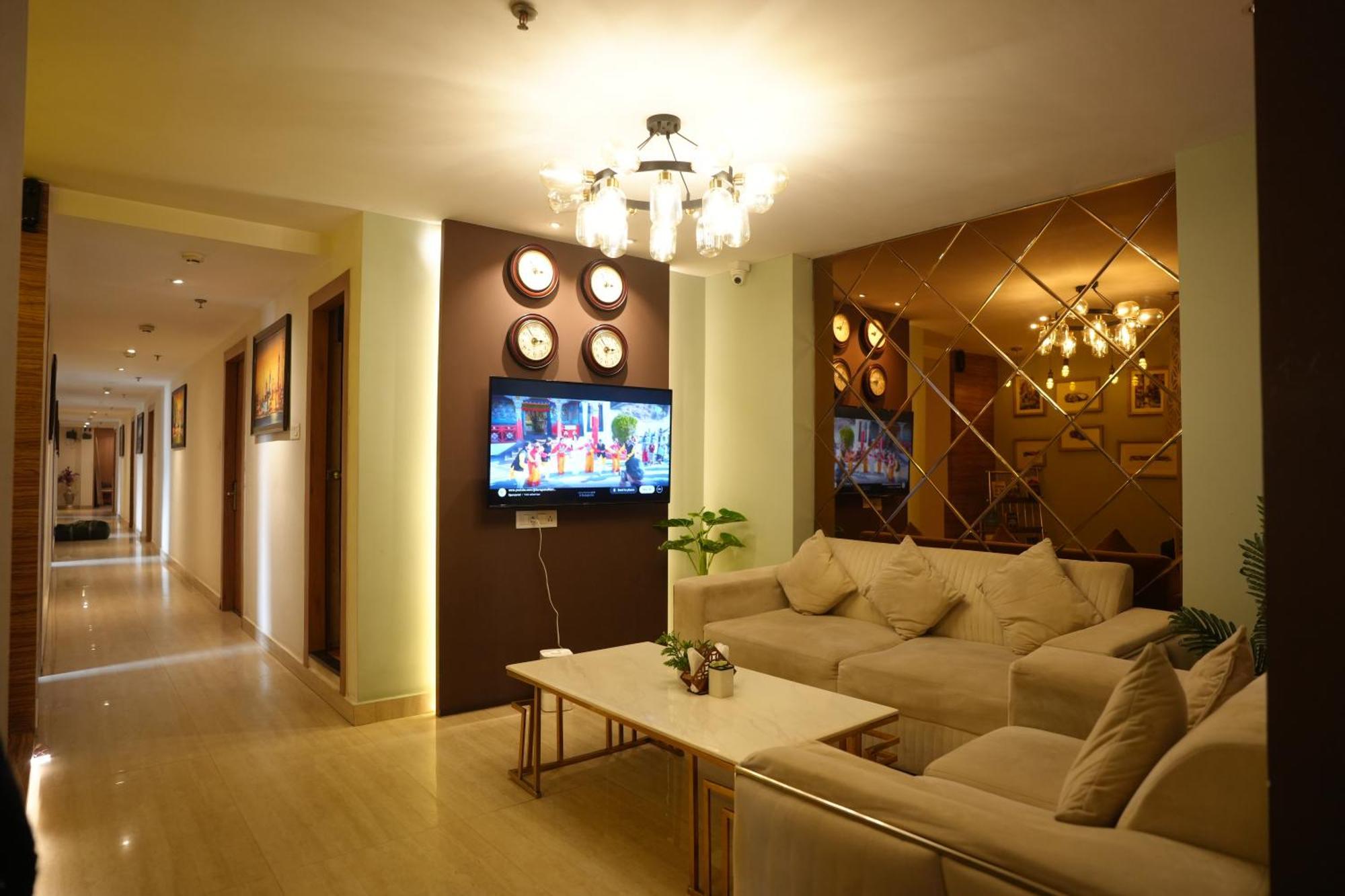 Hotel Silkhouse Premier Danapur Екстериор снимка